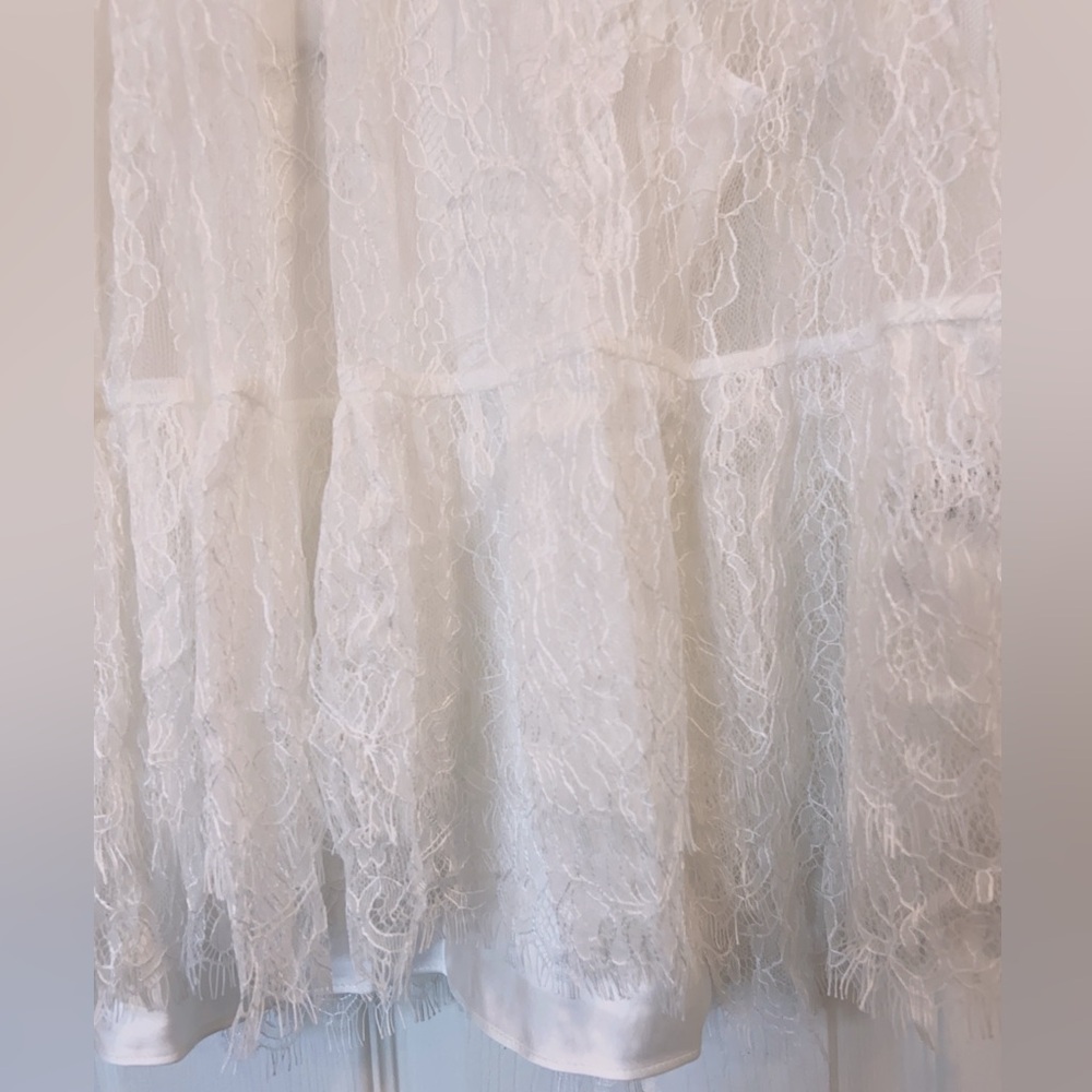 NWT Alice + Olivia Zenon Lace Cape Top with Cami Lining - Picture 9 of 11